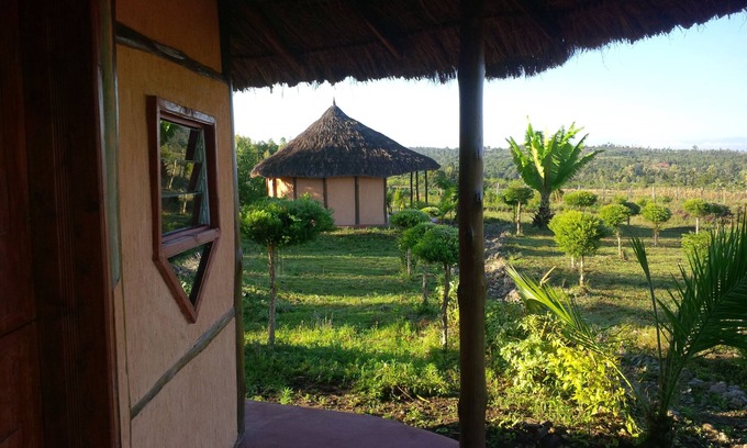 Nanyuki Cabin | Lovely, near Mt Kenya Forest 5.2 kms Nanyuki B&B or Long Stayn0.03 S 37.07454 E