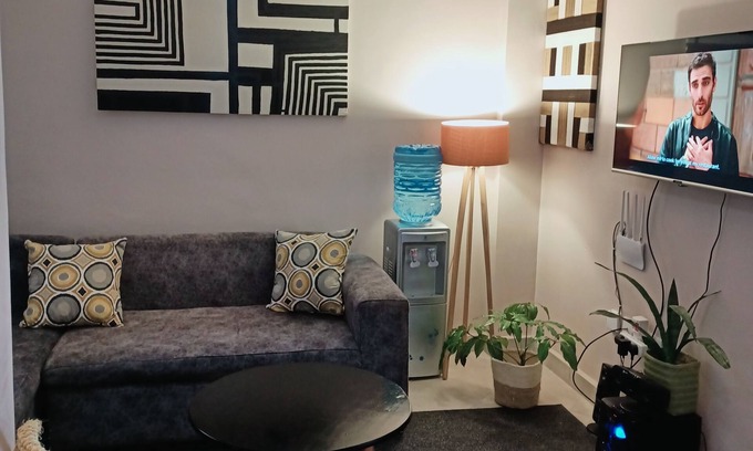 Mbotela Bed & Breakfast | Lovely One bedroom condo with free parking on premise