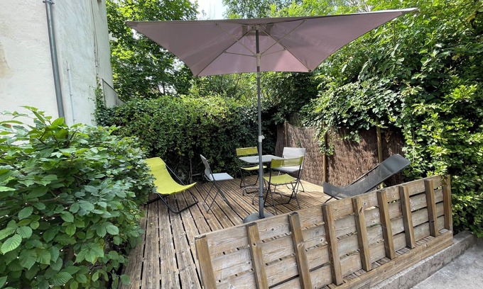 Dijon Apartment | Lovely, quiet apartment with garden 5 minutes from the station.