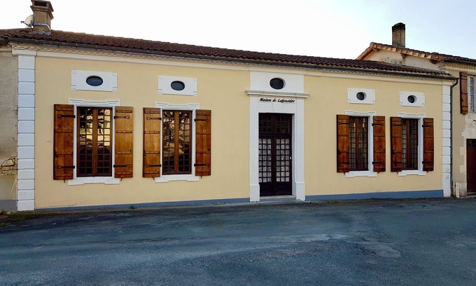 Saint-Maigrin House | Lovely relaxing Charente Maritime family holiday home, heated pool, dog friendly