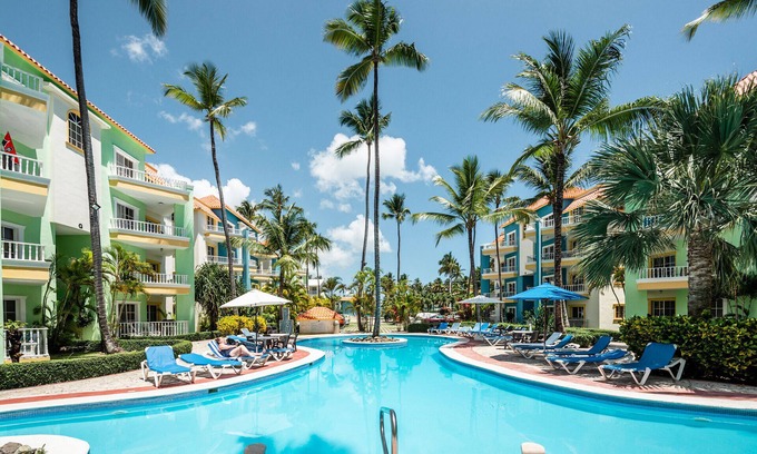 El Cortecito Condo | Lovely Spacious Condo with Pool View, Close to Beaches and Shops!
