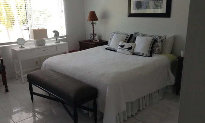 Red Hook Condo | Lovely, spacious upstairs condo at Crystal Cove, on Sapphire beach.