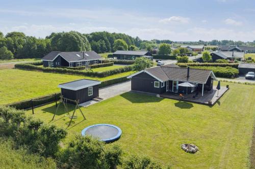 Flovt Strand House | Lovely Summer House In Haderslev