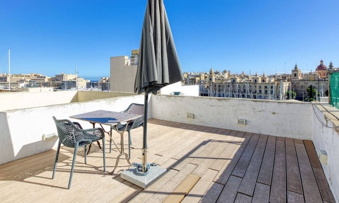 Senglea House | Lovely traditional 4BR Townhouse in charming Isla