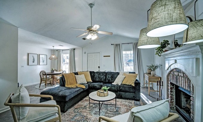 Flowood House | Lovely Two Bedroom Getaway Near the Reservoir
