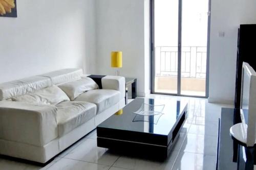 Tal-Ibrag Apartment | Lovey flat for 7 people in St Julians