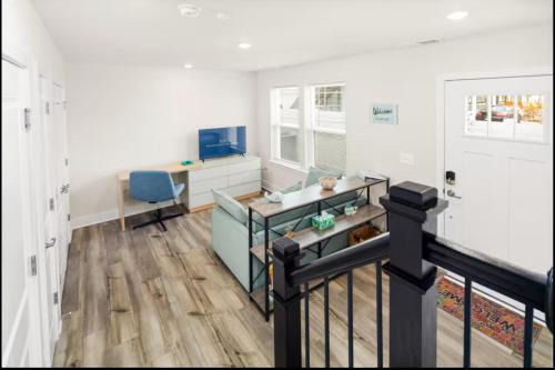 Caine Woods House | Low Tide Landing