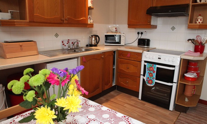 Stromness Apartment | Lower Byre - A Charming Cottage Apartment Next to a UNESCO World Heritage Site