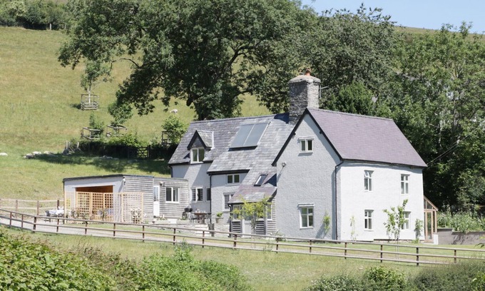 Hopton Castle Cottage | LOWER HODRE, pet friendly, with hot tub in Bucknell