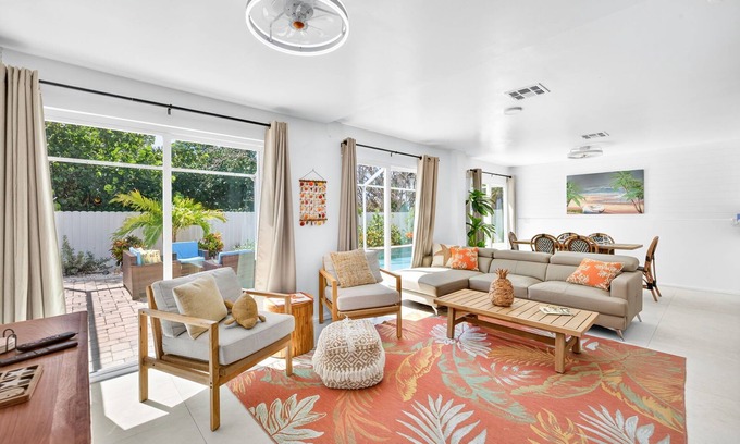 Fort Myers Beach Apartment | Lower Villa Nature View-Heated Pool/Block to Sand