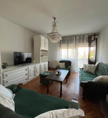 Arandelovac Apartment | Loza House