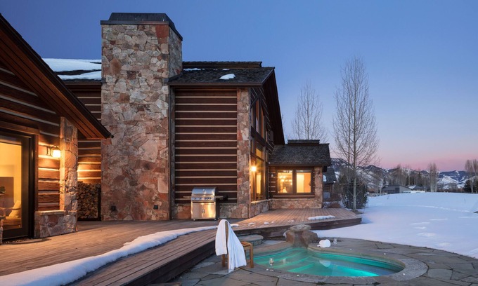 South Park House | LPJH | Abundance of Nature, Breathtaking Views, and Privacy
