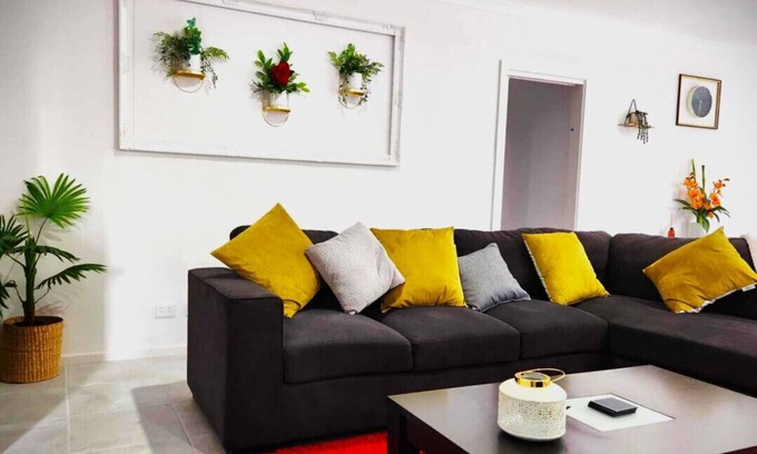 Lucas Apartment | Lucas One/2 bedroom private unit