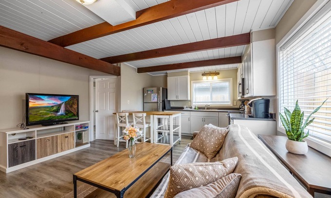West Eugene House | Lucky Duck Bungalow, Close to downtown and U of O