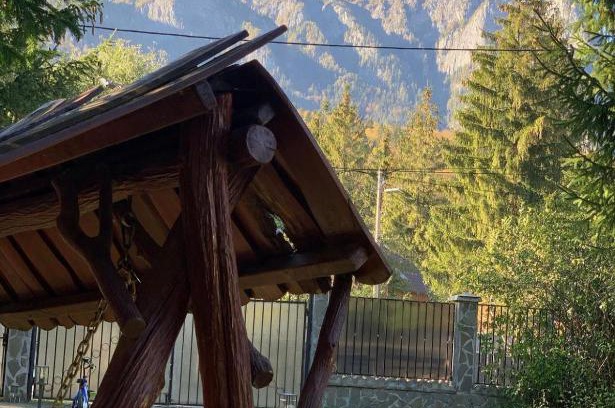 Poiana Tapului Ski Chalet | Lucomi Chalet - For groups - 5 bedrooms