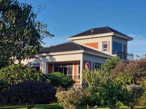 Entebbe House | Lulongo Lake View Retreat