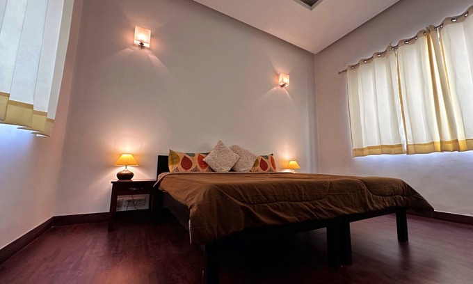 Gurugram Apartment | Luminary Dynasty House Deluxe Room