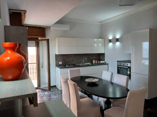 Reggio Calabria Apartment | Luminoso appartamento Vista Mare Porto & Centro