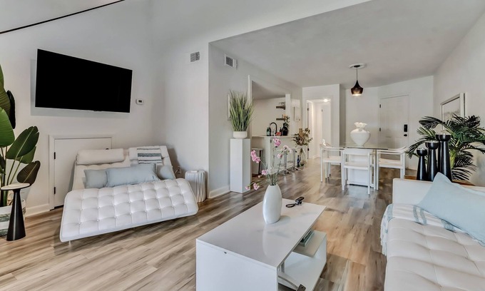 Vilano Beach House | Lux Beach Cabana - Close to Beach & Restaurants