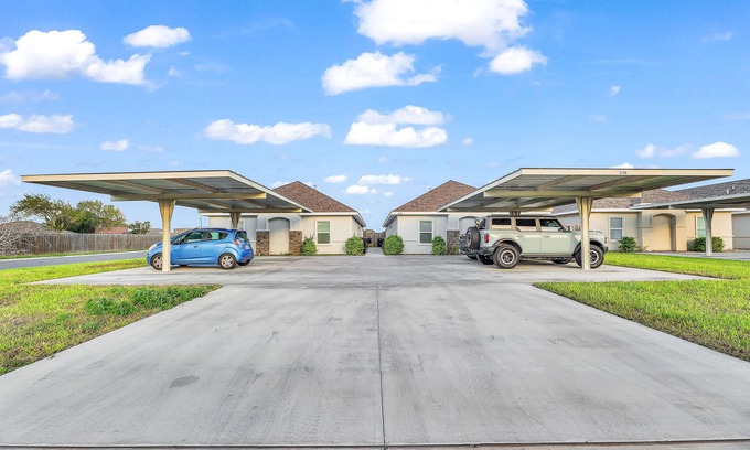 Weslaco Condo | Lux Condo in charming Weslaco with WiFi. Unit 3 K/Q