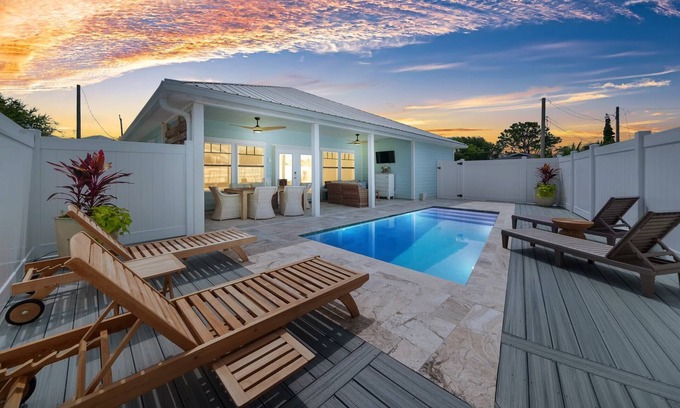 Laguna Beach Estates House | LUX Laid Back In Laguna - Pet Friendly, Private Pool, Block From Beach & More