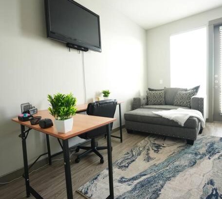 Washington Ave./ Memorial Park Apartment | Luxe Condo Downtown, Rooftop Balcony, Fast Wifi