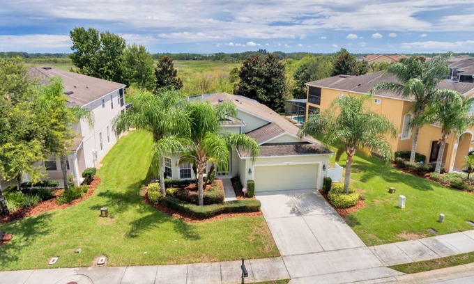 West Haven House | LUXE DISNEY HOME, POOL W/SPA, GAME ROOM, FREE NETFLIX & WIFI