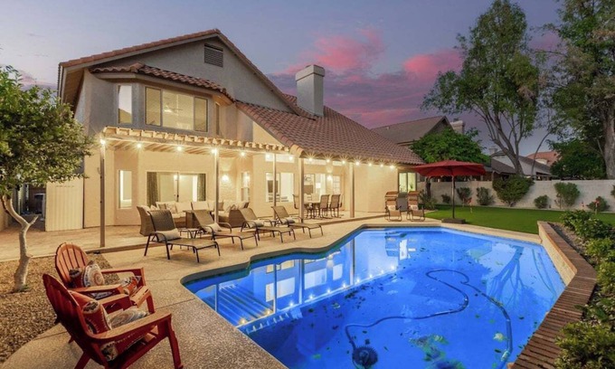 Estate La Colina House | Luxe Tempe Retreat | Heated Pool, Putting Green & Firepit Oasis