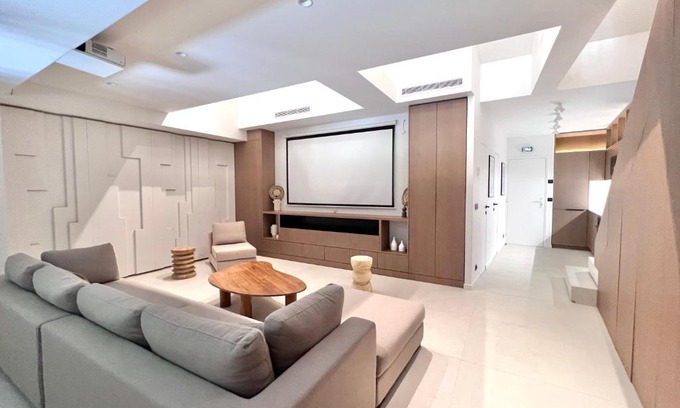 Quartier Saint-Ambroise Apartment | Luxueux appartement Cinéma quartier du marais - 8P