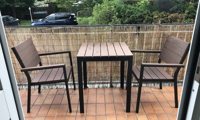 Schwarza Apartment | Luxuriöse große und helle Wohnung mit Balkon, Wintergarten und Whirlpool