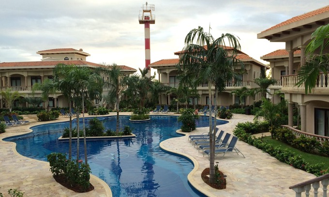 Lighthouse Estates Condo | Luxurious 2 Bed/2 Bath Condo In West Bay at - Wahoo's Roatan at The Meridian