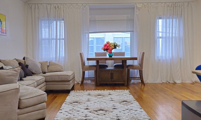 West Side House | Luxurious 3 bedroom Condo in Jersey City. 10 mins Walk to JSQ Path station