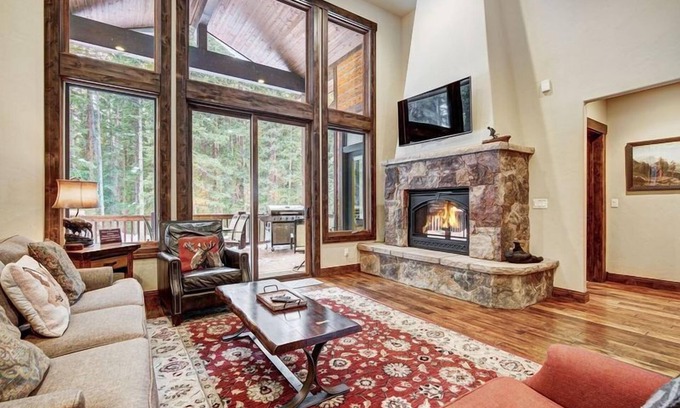 Blue River House | Luxurious 5 bedroom/5.5 bath gorgeous home with hot tub and ping pong table