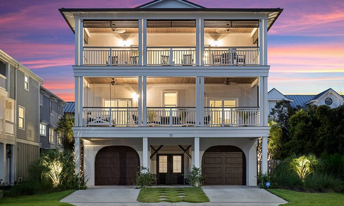 Wrightsville Beach House | Luxurious 5br/5.5ba home w/ocean views, elevator, close to the beach!