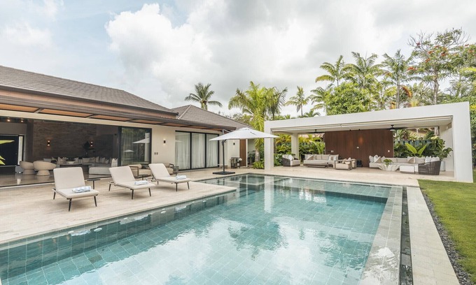 Los Lagos Villa | Luxurious 5BR villa with bbq/pool in Casa de Campo