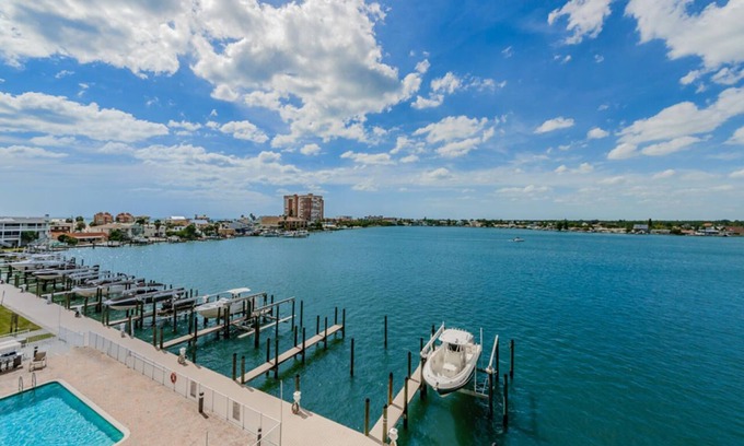 Redington Shores Condo | Luxurious and Stunning Waterfront Condo w/Beautiful Bay Views and Beach Access