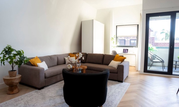 Bussum Apartment | Luxurious and tastefully furnished apartment in heart of Bussum