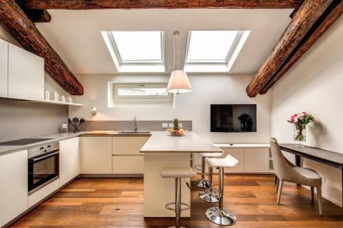 Washington Apartment | Luxurious Apartment in Milan