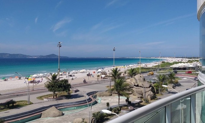 Sao Vicente de Paula Apartment | Luxurious and spacious apartment in front of Praia do Forte - Cabo Frio - RJ