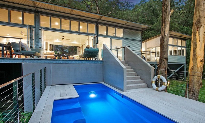 Killcare House | Luxurious bush retreat with amazing bay views, pool and hot tub