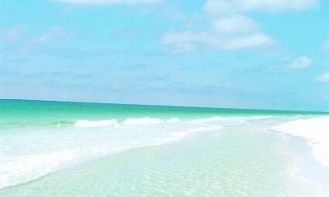 Sunnyside House | Luxurious Cottage | Gulf Front Gated Community l Porches | Private Beach 2 blks