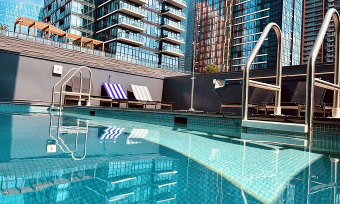 Connaught Condo | Luxurious downtown condo | pool | gym | A/C | heated underground parking