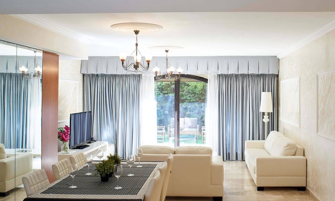 Mamilla Apartment | Luxurious Duplex Garden Parking in David Village