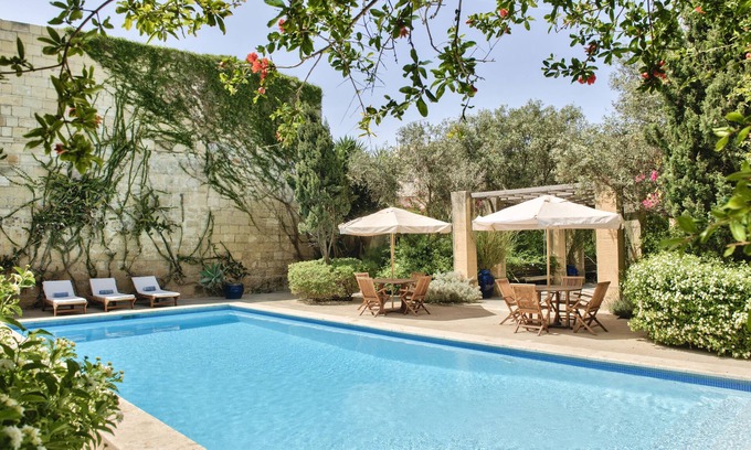 Ghaxaq House | LUXURIOUS Grand 18th C. Country House set in large gardens with pool