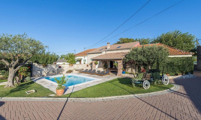 Zemunik Donji House | Luxurious home in Zemunik