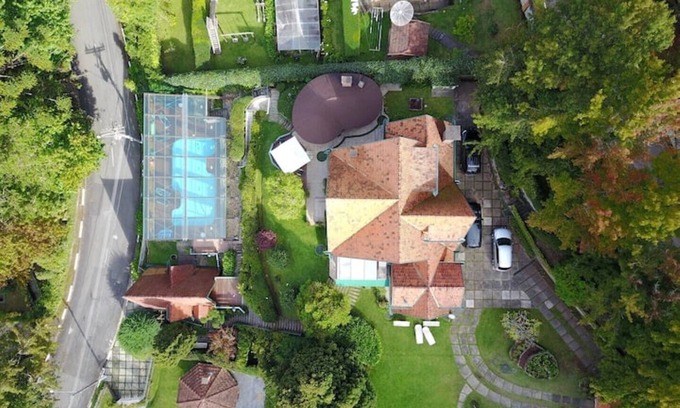 Alto do Capivari House | Luxurious house in Alto do Capivari, sleeps up to 15 people, 5 bedrooms.