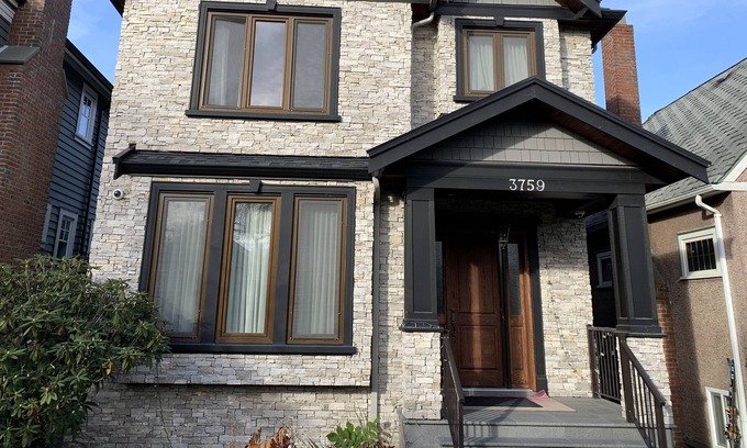 Dunbar House | Luxurious New 3-BR Basement of Vancouver West