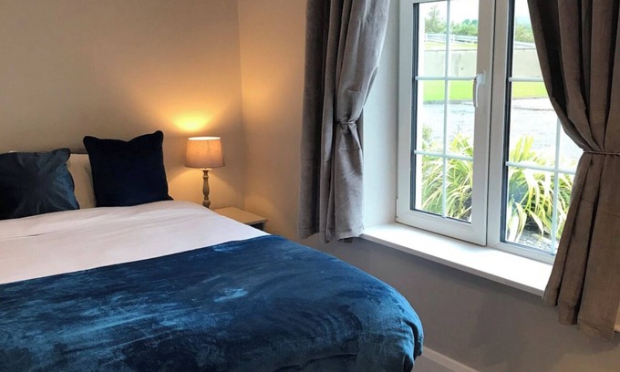 Tralee Apartment | Luxurious Private Suite with secure parking
