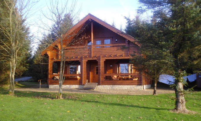 Ballyconnell Cabin | Luxurious Riverfront Log Cabin set in a tranquil woodland location