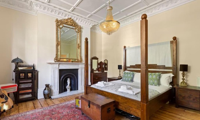 St Leonards-On-Sea Apartment | Luxurious Victorian, a few minutes from the beach - sleeps 2 adults and up to 3 children